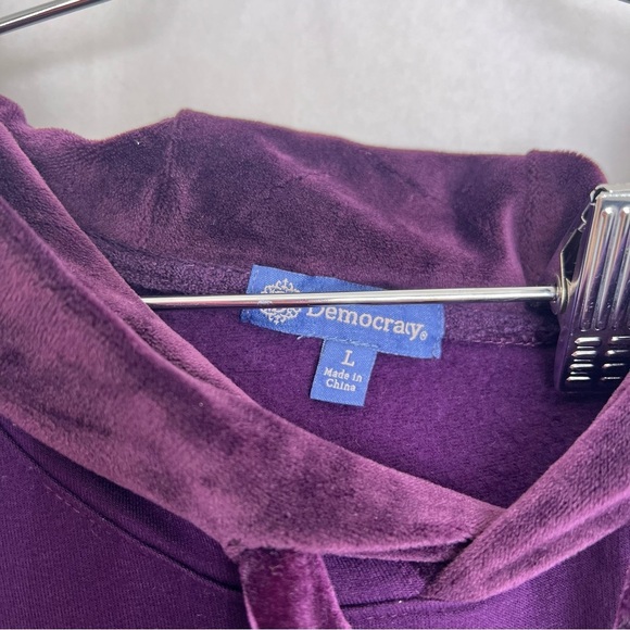 Democracy Sweatshirt purple fleece large - Picture 3 of 4